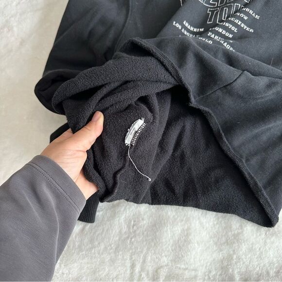 Hollister Graphic Band Crewneck Cropped Sweatshirt Women’s Size Small - Picture 11 of 11